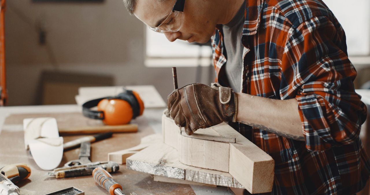 Blog 114 DIY or Hire a Pro? When to Call in the Experts
