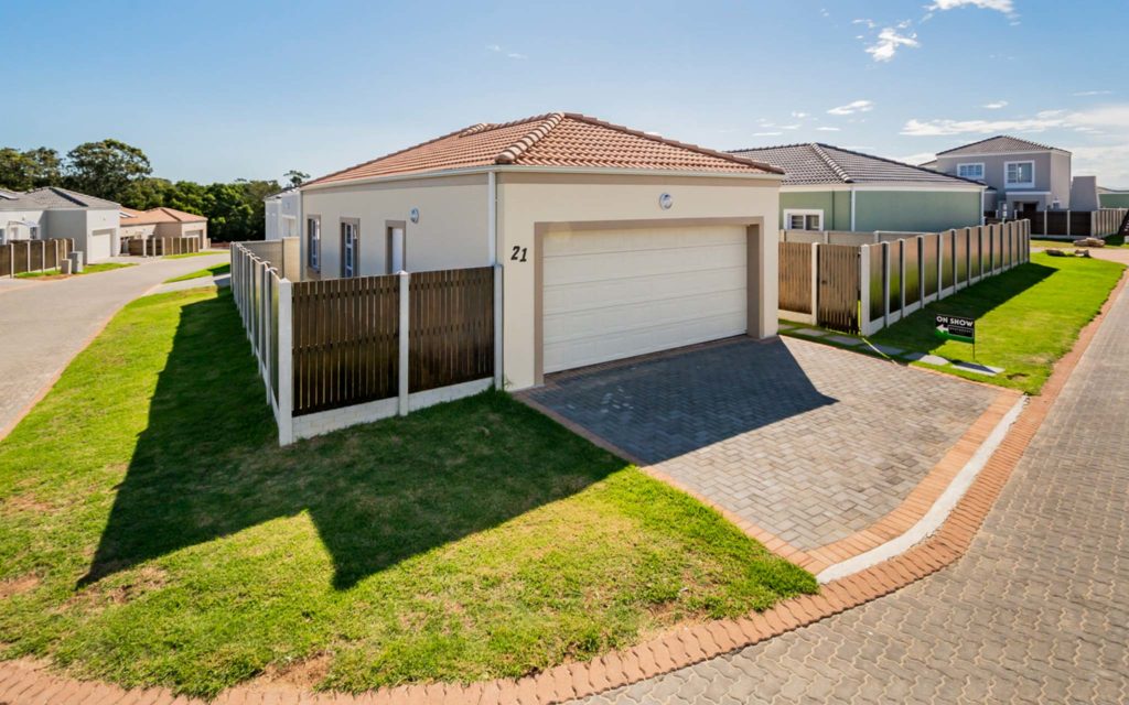 Blog 127 Living in a Gated Estate: Pros and Cons