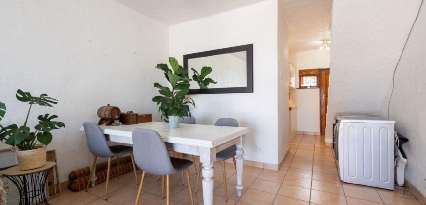 2 Bedroom Apartment for Sale in Umhlanga Rocks