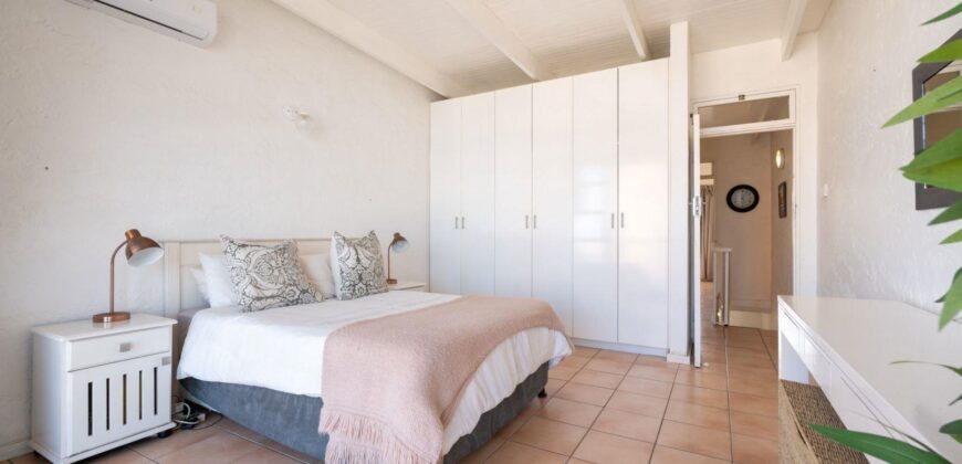 2 Bedroom Apartment for Sale in Umhlanga Rocks
