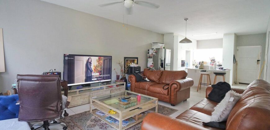 3 Bedroom Apartment for Sale in Beacon Bay
