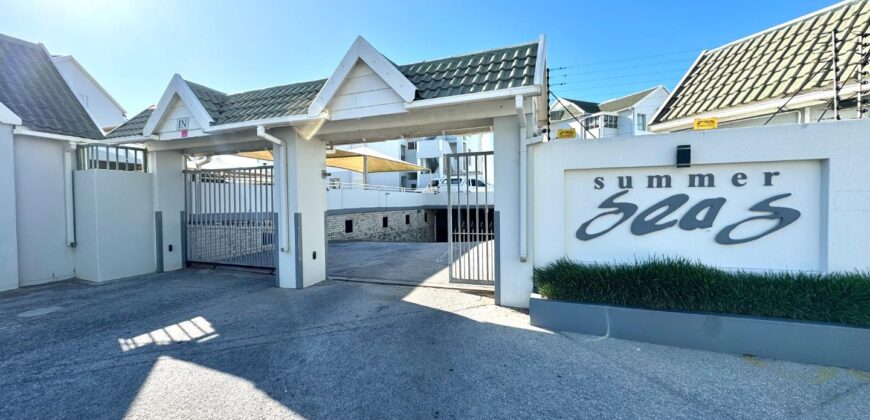 3 Bedroom Apartment for Sale in Summerstrand