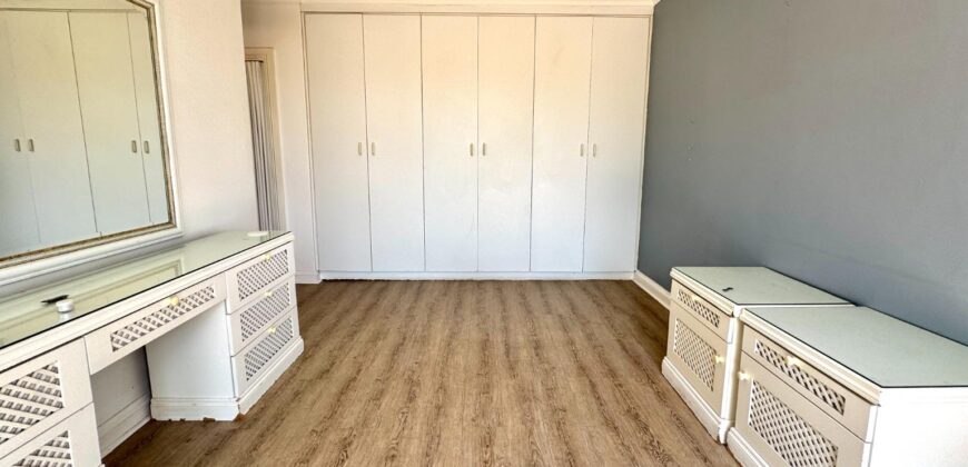 3 Bedroom Apartment for Sale in Summerstrand