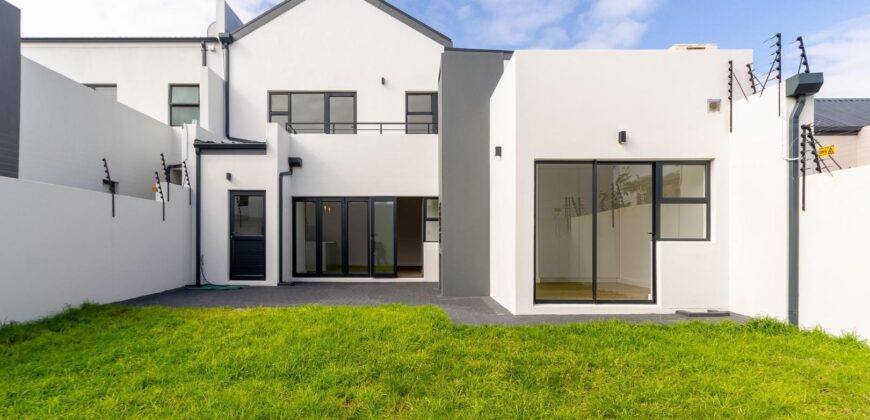 4 Bedroom House for Sale in Cape Farms