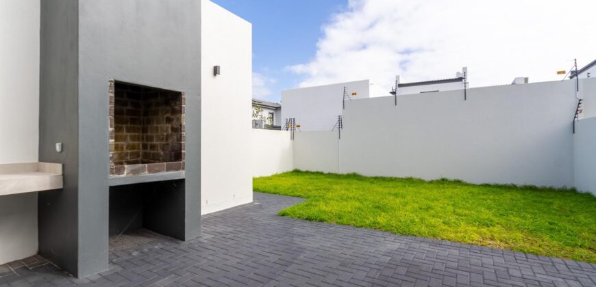 4 Bedroom House for Sale in Cape Farms