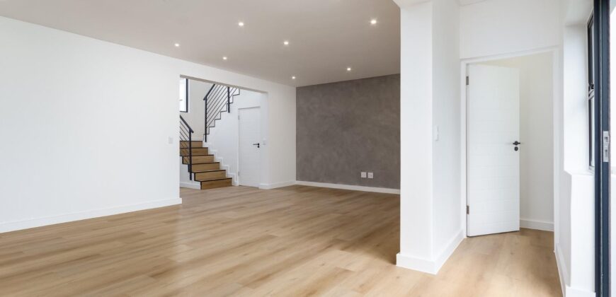 4 Bedroom House for Sale in Cape Farms