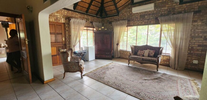 15-Bedroom Commercial Property for Sale in Cashan